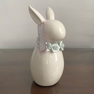 NWT Cupcakes & Cashmere Easter bunny